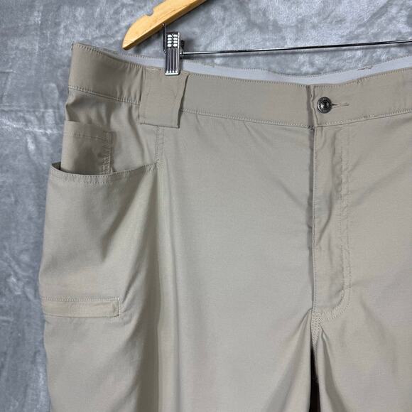 Duluth Trading Relaxed Fit Flex Dry Fly Cargo Shorts‎ Mens 46 Khaki - Picture 2 of 11